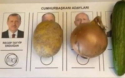 Almanya'da 14 Mayıs seçimleri için bir Türk oy kullanırken paylaştı görüntüler olay oldu