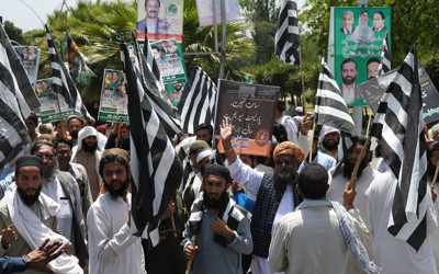 Pakistan'da, Anayasa Mahkemesi protesto ediliyor