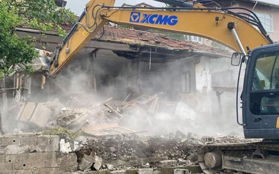 1999 depreminin merkez üssü Gölcük'te yıkılan bina sayısı 120 oldu