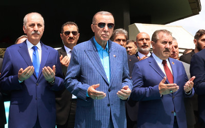 Cumhurbaşkanı Erdoğan, Adnan Menderes'in anıt mezarını ziyaret etti