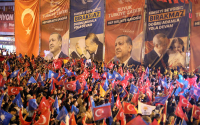 AK Partili seçmen sokağa döküldü: Erdoğan'ın seçim zaferi yurt genelinde kutlanıyor! Renkli görüntüler...