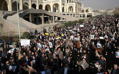 İran'da Cuma protestoları bugün de devam etti.