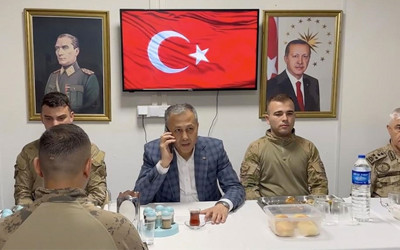 Cumhurbaşkanı Erdoğan, Cudi Dağı Üs Bölgesi'ndeki jandarmalarla görüştü
