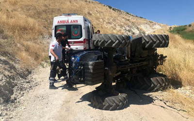 Adıyaman'da devrilen traktörün altında kalan sürücü öldü