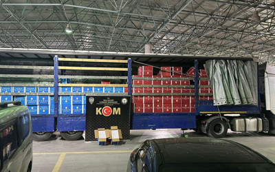 Bolu'da bir tırda 7 milyon sahte bandrollü makaron ele geçirildi!