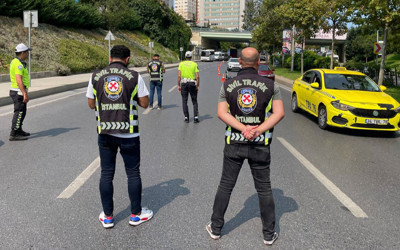 İstanbul'da yolcudan fazla ücret isteyen taksicilere ceza kesildi!