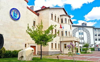 Bayburt Üniversitesi Lisansüstü Eğitim Enstitüsü öğrenci alım ek ilanı yayımlandı