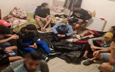İstanbul'da polis ekiplerinden kaçak göçmen operasyonu! 18 göçmen ve 2 kaçakçı yakalandı