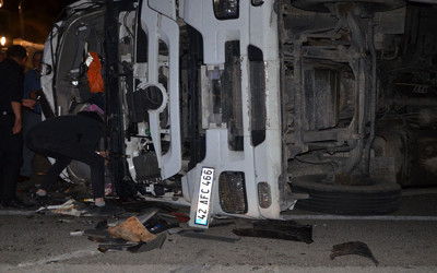 Konya'da korkunç kaza! İki tır kafa kafaya çarpıştı: 1 ölü 1 yaralı