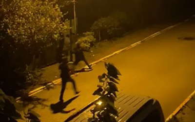 İstanbul'da eve giren hırsız suçüstü yakalandı! O anlar kamerada