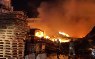 İstanbul Esenyurt'ta kimyasal madde deposunda yangın çıktı