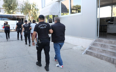 Mersin'de Alman vatandaşlarını dolandırmışlardı, 7 kişi gözaltına alındı