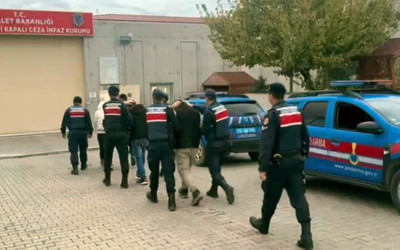 Balıkesir’de 16 düzensiz göçmen ve 3 organizatör yakalandı!