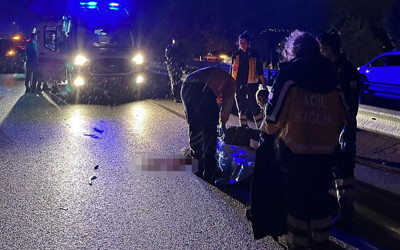 Korkunç! İzmir'de iki sevgili arabadan inip yolda kavga ederken başka araçların altında kaldı