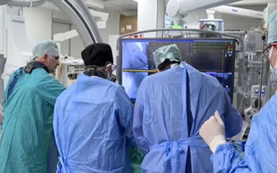 Türk kardiyologlar anjiyo yaptı, yabancı hekimler canlı izledi!