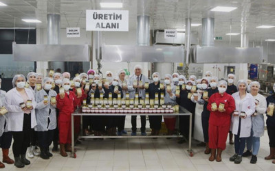 Bu fabrikada sadece kadınlar çalışıyor!