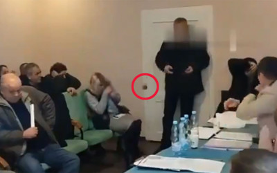 Belediye Meclis'ini bastı 3 el bombası attı! Dehşet anları kamerada Ölü ve yaralılar var...