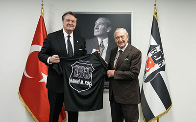 Beşiktaş Başkanı Hasan Arat'a Rahmi Koç'tan tebrik