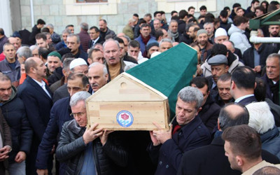 Lise öğrencisi intihar etti çantasından bu not çıktı! Arkadaşlarından helallik istemiş