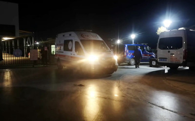 Batan balıkçı teknesindeki kayıp 2 kişiyi arama çalışmaları sürüyor