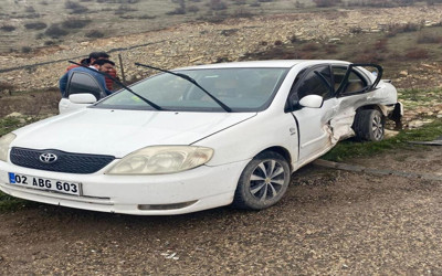 Adıyaman'da iki otomobil çarpıştı: 6 yaralı