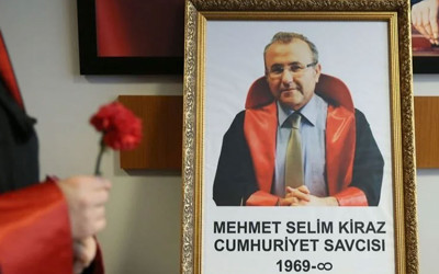Şehit Savcı Mehmet Selim Kiraz, İstanbul Adliyesinde törenle anıldı