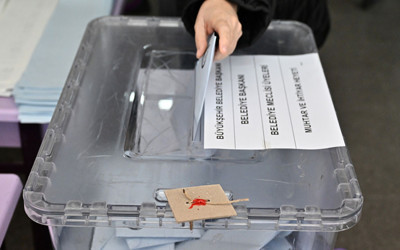 İstanbul'da 11 ilçe AK Parti'den CHP'ye geçti! 16 belediye başkanı yerini korudu