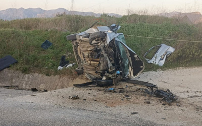 Şarampole devrilen otomobildeki 1 kişi öldü, 2 kişi yaralandı