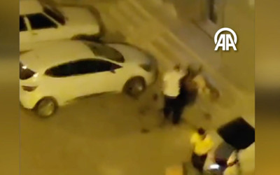 Adana'da köpek dehşeti! Sahibine ve yanındaki 2 kişiye saldırdı o anlar kamerada