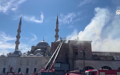 Tarihi Mısır Çarşısı'nda yangın çıktı!