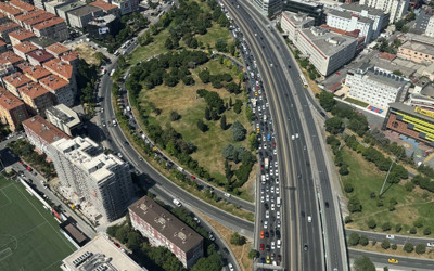 Tatil dönüşü İstanbul'da son durum! Havadan görüntülendi, trafik adım adım ilerliyor