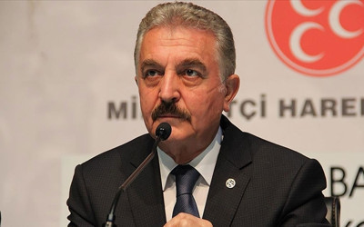 MHP'li İsmet Büyükataman'dan, Özgür Özel'in "bozkurt işareti yapan doktorlarla" ilgili açıklamasına tepki