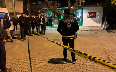 İzmir'de polise silahlı saldırı: 2'si ağır 3 polis yaralı