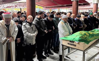 Rize'de emekli öğretmen son yolculuğuna Öğretmenler Günü'nde uğurlandı