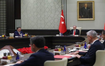 Cumhurbaşkanlığı Kabinesi toplanıyor! Asgari ücret, memur ve emekli zammı masada...