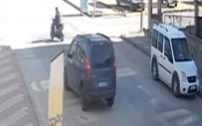 Uşak'ta motosiklet sürücüsünün öldüğü kaza kamerada