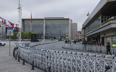 Taksim'de 1 Mayıs öncesi güvenlik önlemleri alındı