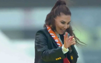 Galatasaray 5. yıldızı taktı, Ebru Yaşar kutlamaya damga vurdu