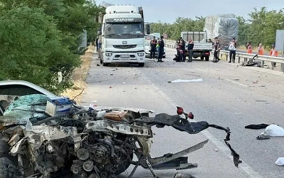 Balıkesir’de feci kaza: 3 ölü, 1 yaralı