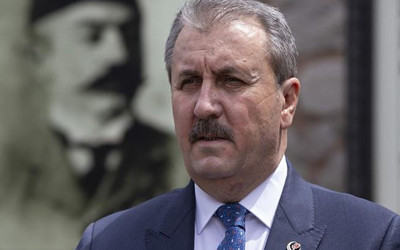 BBP lideri Mustafa Destici: "Lağım çukuru olan bu paçavrayı kapatmak yetmez..."
