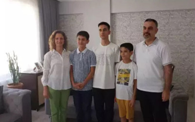 İki birinci aynı aileden çıktı! LGS birincisinin ağabeyi de şampiyon oldu! Mutluluk gözyaşları aktı...