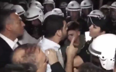CHP Milletvekili Ali Gökçe, kadın polisin üstüne yürüdü!