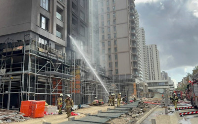 Kadıköy Fikirtepe'de 12 katlı binadan yangın çıktı
