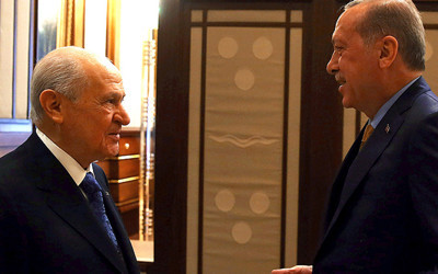 MHP Genel Başkanı Bahçeli'den Cumhurbaşkanı Erdoğan'a anlamlı hediye