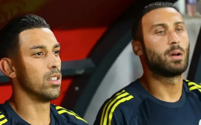 Fenerbahçe'de kadro dışı kalan Cenk Tosun ve İrfan Can Kahveci hakkında bomba gelişme!