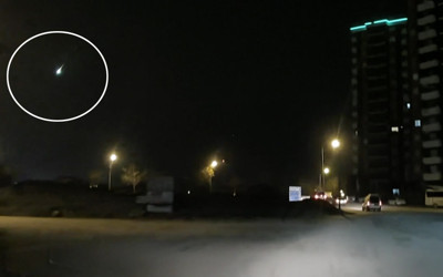 Adana'da göktaşının düşüş anı otomobilin kamerasına takıldı