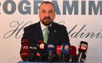 AK Partili Faruk Acar'dan gazetecilere yeşil pasaport açıklaması