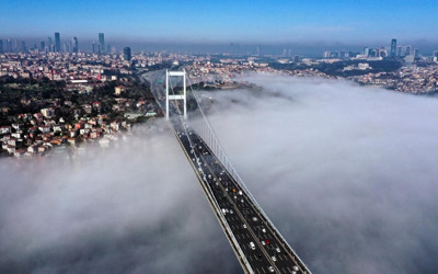 İstanbul'da sis etkili oldu: Görüş mesafesi düşen sürücüler zor anlar yaşadı