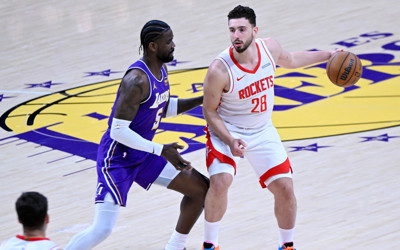 Rockets, Alperen Şengün'ün "triple-double" eşiğindeki performansıyla Lakers'ı yendi