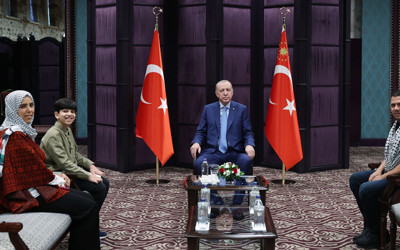 Cumhurbaşkanı Erdoğan, Gazzeli Ebu Cezer ve ailesini kabul etti